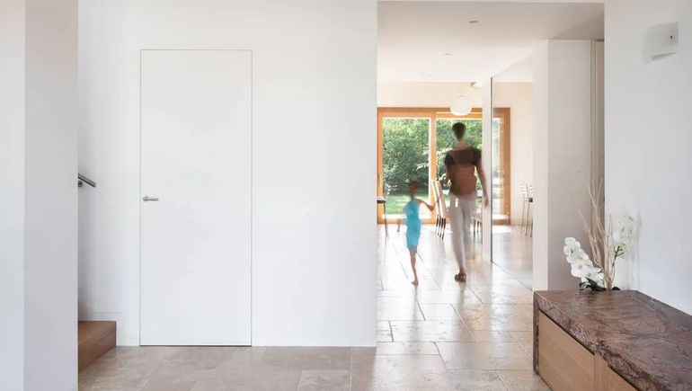 Adiós marcos en las puertas: la tendencia muy moderna que cambiará tu casa para siempre