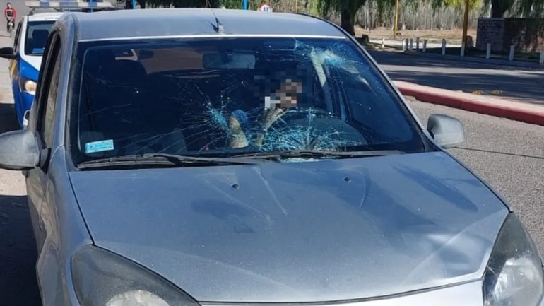 Centenario: mujer está grave tras ser atropellada en ruta 7