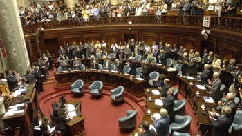 crisis: uruguay pide eliminar impuestos al agua mineral crisis: uruguay pide eliminar impuestos al agua mineral