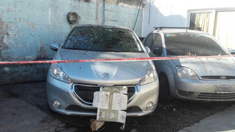 Fue a buscar su auto a la Comisaría y encontró un cadáver en el baúl