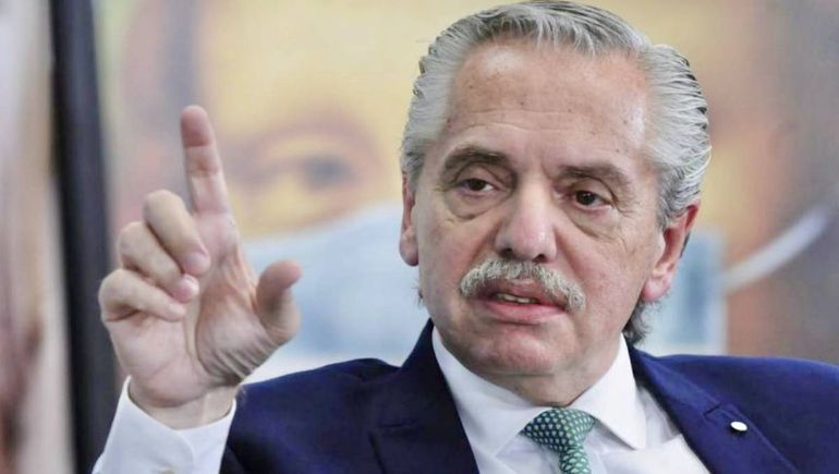 Alberto Fernández, con una denuncia por malversación de fondos públicos. Alberto Fernández, con una denuncia por malversación de fondos públicos.