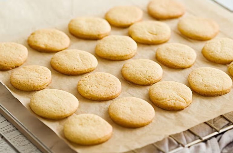 Cómo hacer galletitas caseras sin harina ni azúcar: la mejor opción saludable para la merienda
