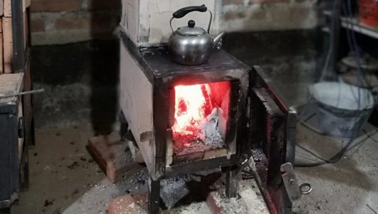 Piden ayuda con materiales para las estufas solidarias