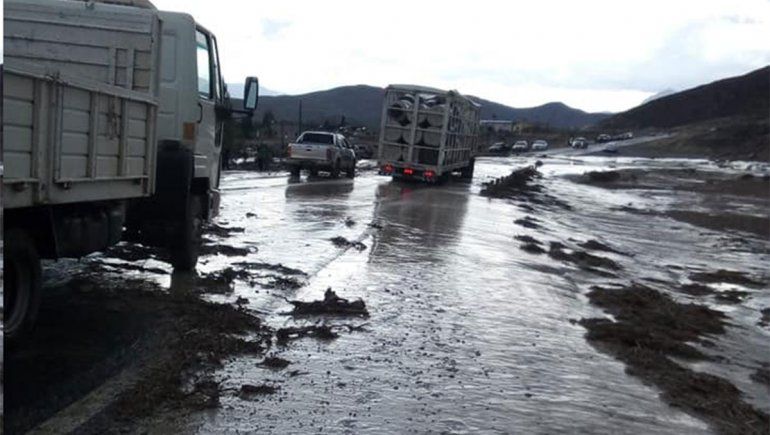 Una fuerte tormenta provocó inundaciones y corte de ruta en Chos Malal