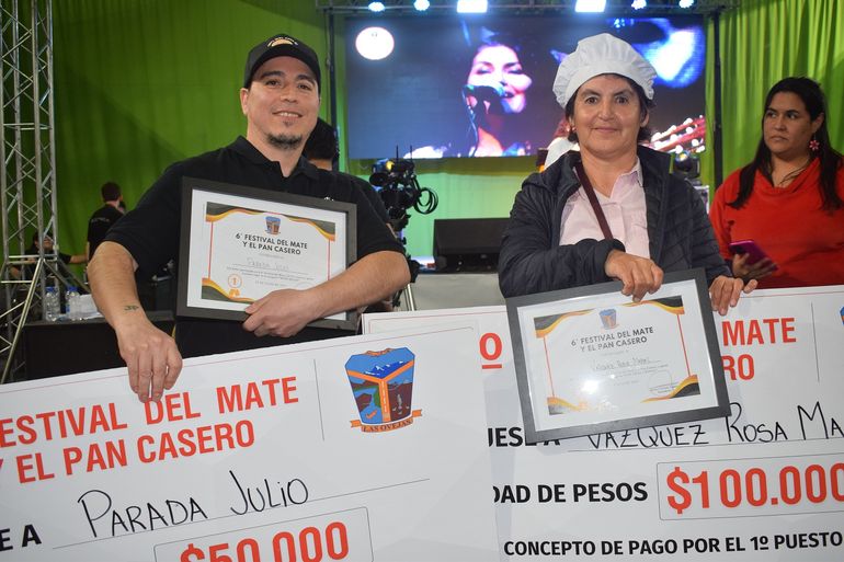 Julio “Julepa” Parada por segundo año consecutivo se alzó con la máxima distinción en la especialidad de mate dulce. Julio “Julepa” Parada por segundo año consecutivo se alzó con la máxima distinción en la especialidad de mate dulce.