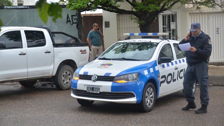 Roban el auto de un operador de radio LU5