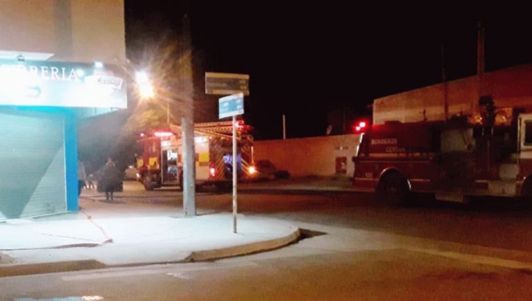 Centenario: un freezer causó un incendio en una fiambrería