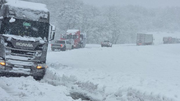 neuquen bajo 3 alertas que generan complicaciones: pasos y rutas cerradas