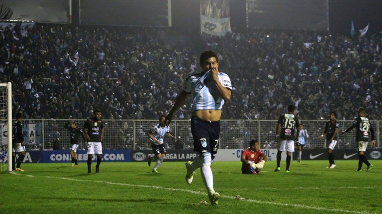 Atlético Tucumán goleó a Oriente Petrolero y sigue haciendo historia