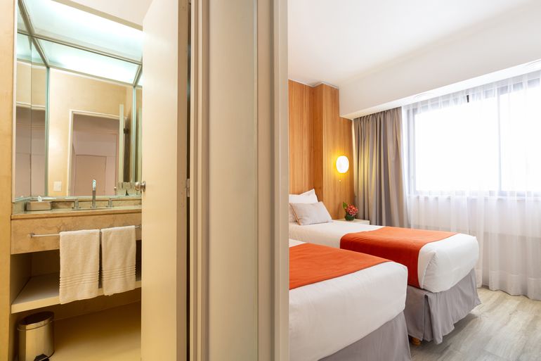 Una de las habitaciones del hotel Deco Collection. Una de las habitaciones del hotel Deco Collection.