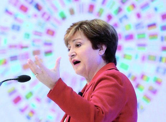 Tanto Fernández como Georgieva se agradecieron vía Twitter.