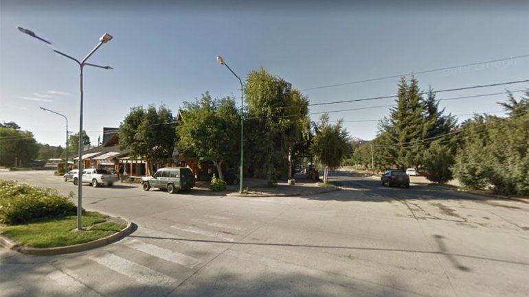 Ocurrió afuera de un kiosco ubicado en Avenida Arrayanes y Cerro Bayo.