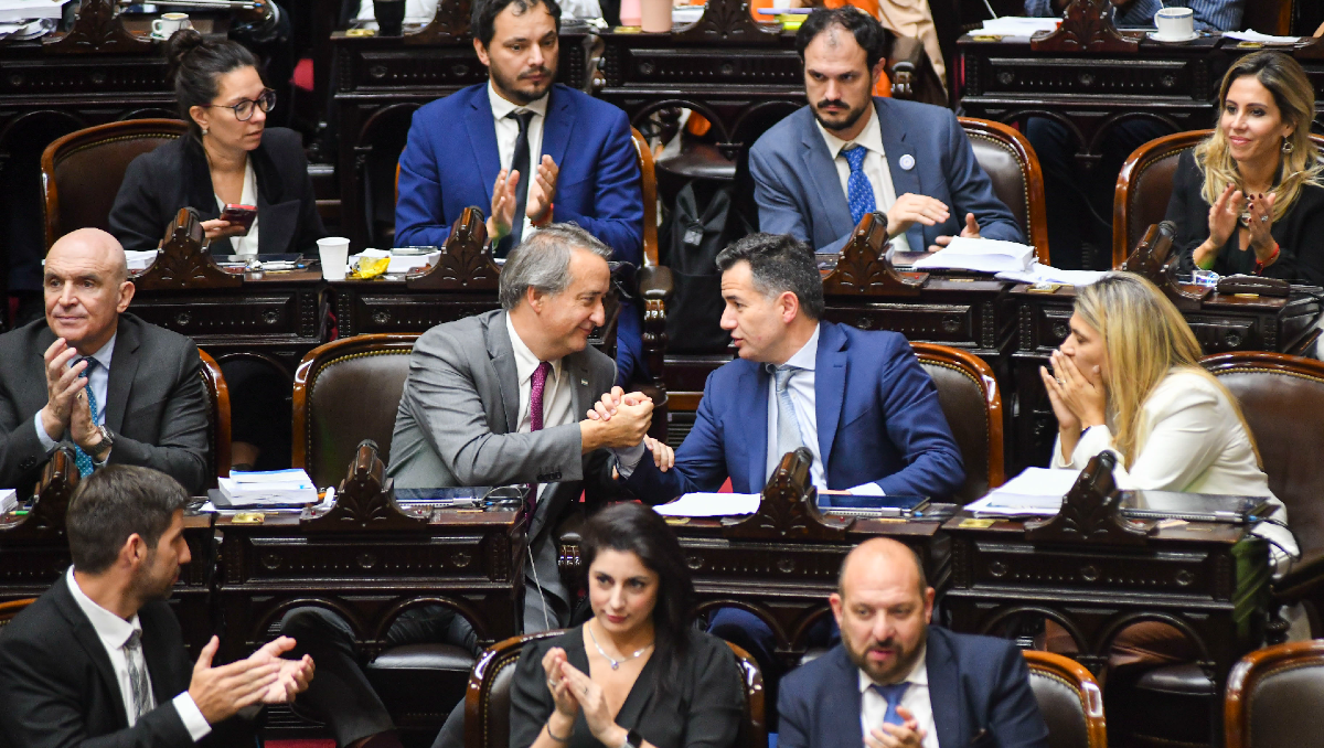 La Cámara de Diputados aprobó por la general la Ley Ómnibus, y también la reforma laboral.