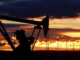 Río Negro lanza una nueva licitación para ampliar sus operaciones en Vaca Muerta Río Negro lanza una nueva licitación para ampliar sus operaciones en Vaca Muerta