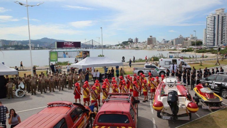 Policías misioneros protegen a los que veranean en Brasil