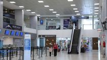 El aeropuerto de Neuquén sería uno de los afectados por el paro convocado por ATE. El aeropuerto de Neuquén sería uno de los afectados por el paro convocado por ATE.