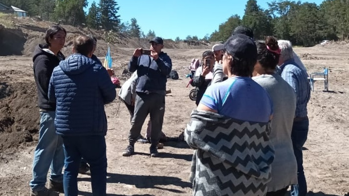 Mapuches levantaron uno de los cortes ante convocatoria del Gobierno thumbnail