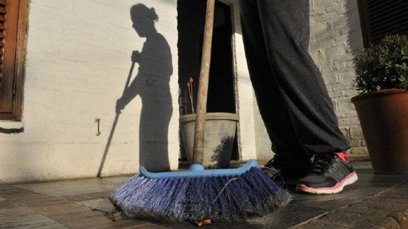 Oficializan el aumento de empleadas domésticas: cuánto cobrarán
