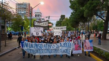 La marcha por el Día de la Memoria por la Verdad y la Justicia contó con la presencia de neuquinos de todas las edades. La marcha por el Día de la Memoria por la Verdad y la Justicia contó con la presencia de neuquinos de todas las edades.