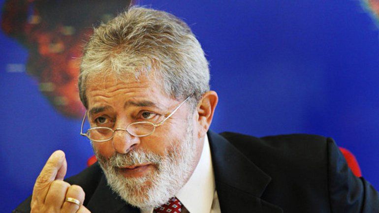 Lula anunció su candidatura presidencial en Brasil