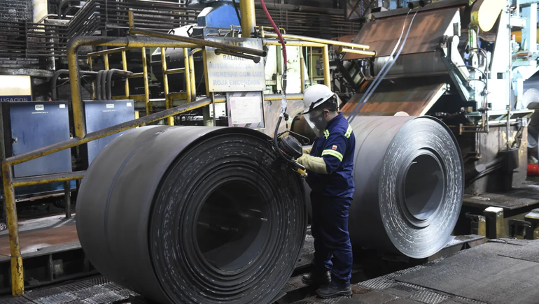 La actividad industrial subrió una fuerte caída en julio
