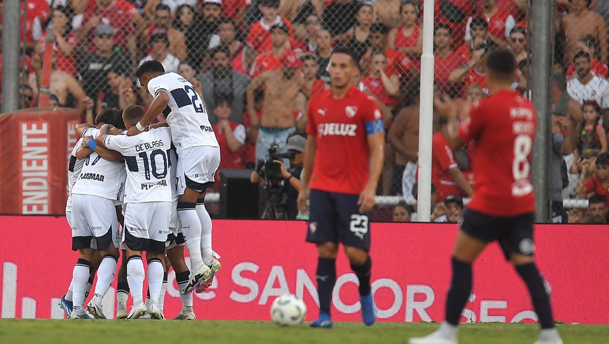 Independiente cayó ante Gimnasia.