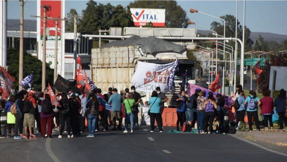 Viernes con caos de tránsito: hay corte en los puentes y la ruta 7