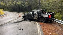 Dos camionetas protagonizaron el tremendo choque. Dos camionetas protagonizaron el tremendo choque.