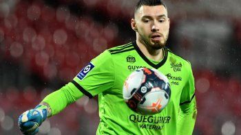 no fue el dia del arquero: dos imperdibles bloopers y uno lo sufrio bielsa no fue el dia del arquero: dos imperdibles bloopers y uno lo sufrio bielsa