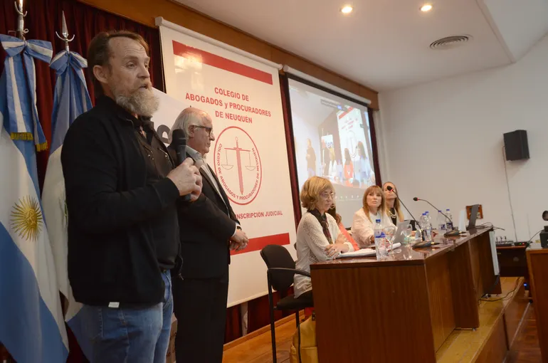 El Congreso que se realizó en el Colegio de Abogados con el apoyo de ATEN y SEJUN que abordó la problemática de las denuncias a los docentes. El Congreso que se realizó en el Colegio de Abogados con el apoyo de ATEN y SEJUN que abordó la problemática de las denuncias a los docentes.