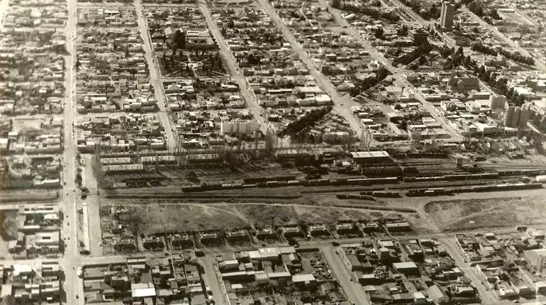 Una vista aérea del Parque Central de Neuquén a principios de los 70.