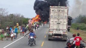 Siete muertos y más de 50 heridos por la explosión de un camión cisterna