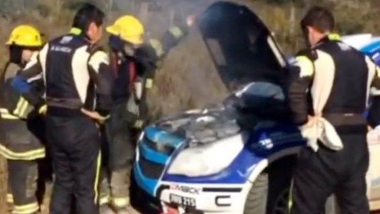 El fuego en el motor obligó al piloto neuquino a desertar.