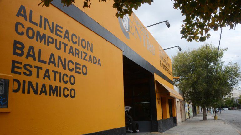 La puerta de ingreso fue violentada por los barreteros.