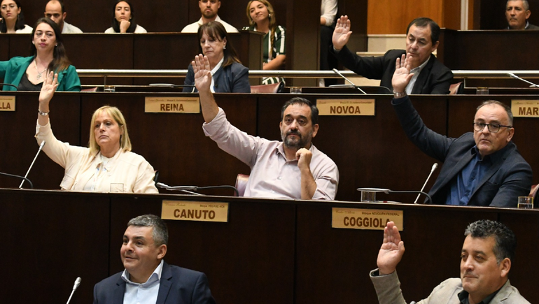 La Legislatura aprobó la ley enviada por Figueroa.