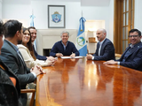 El gobernador Rolando Figueroa encabezó la firma de convenios