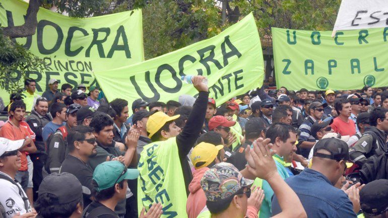 Los reclamos de los obreros por trabajo son históricos.