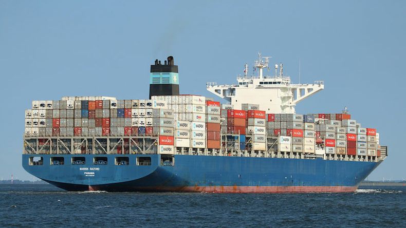 El buque portacontenedores Maersk Saltoro, saliendo de San Antonio rumbo puertos de Asia.