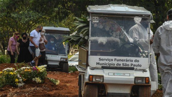 Récord: en Brasil murieron más de 4000 personas en las últimas 24 horas