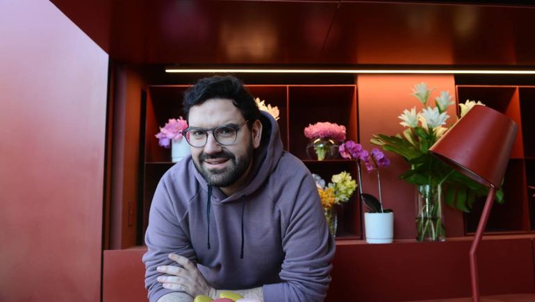 El insólito precio del pan dulce que vende Damián Betular para navidad