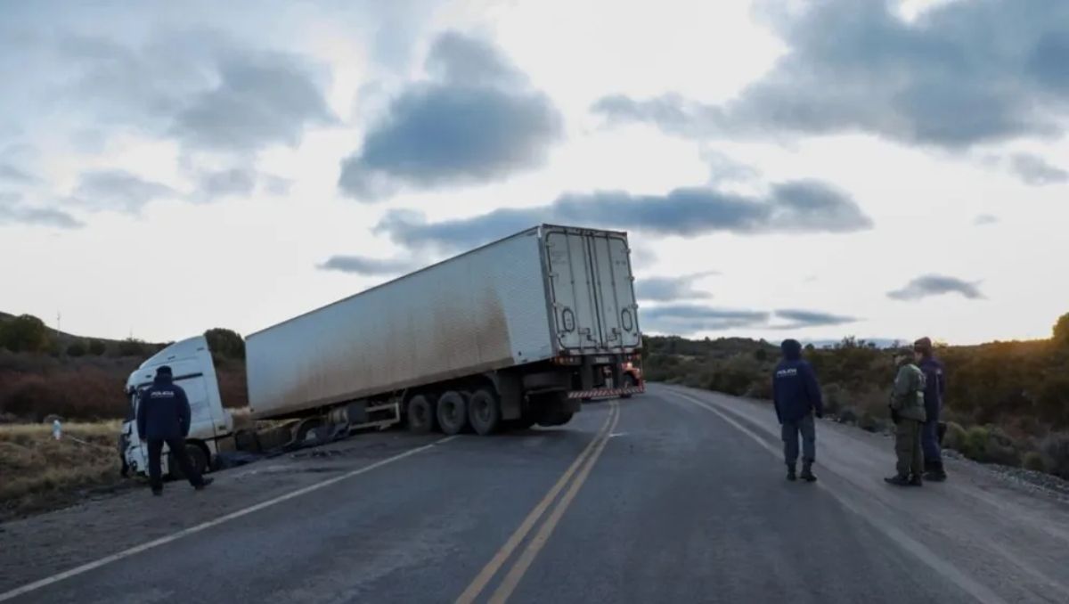 Acusaron al camionero por el choque fatal en Ruta 40: qué se sabe sobre las causas de la tragedia