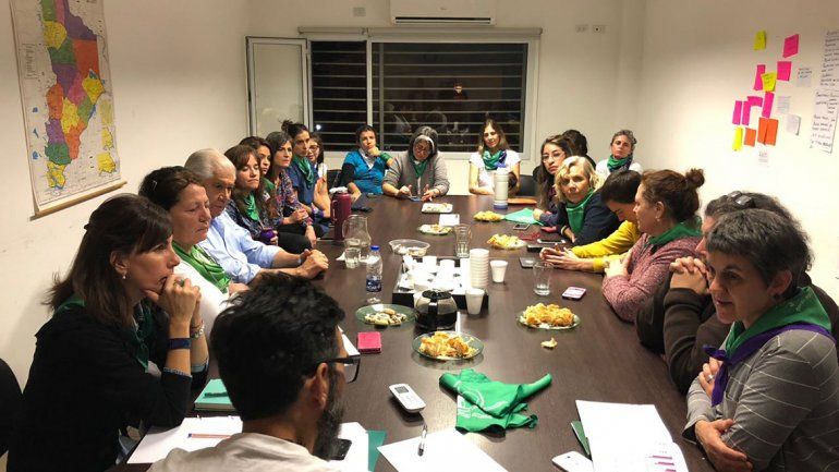 Aborto: Pereyra se reunió con organizaciones para definir su voto