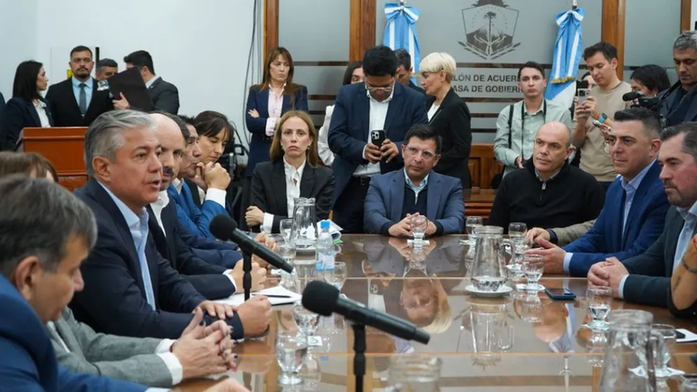 El gobernador Rolando Figueroa