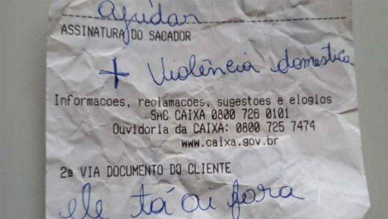 Víctima de violencia de género usó un ticket para pedir ayuda