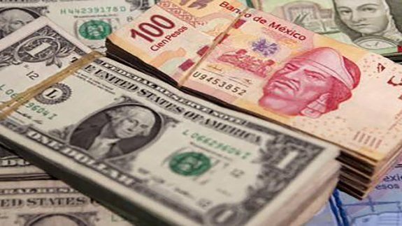 Cayó en el cuento del tío y entregó miles de dólares y euros