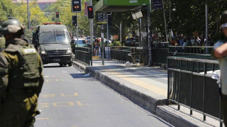 Una explosión en una parada de colectivos dejó cinco heridos en Santiago de Chile