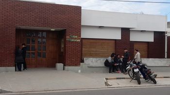 Crimen de Joaquín: el velorio, un doloroso momento para despedir a Sperani Flores. (Gentileza LV20) Crimen de Joaquín: el velorio, un doloroso momento para despedir a Sperani Flores. (Gentileza LV20)