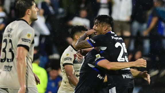 Gimnasia de La Plata aseguró la permanencia.