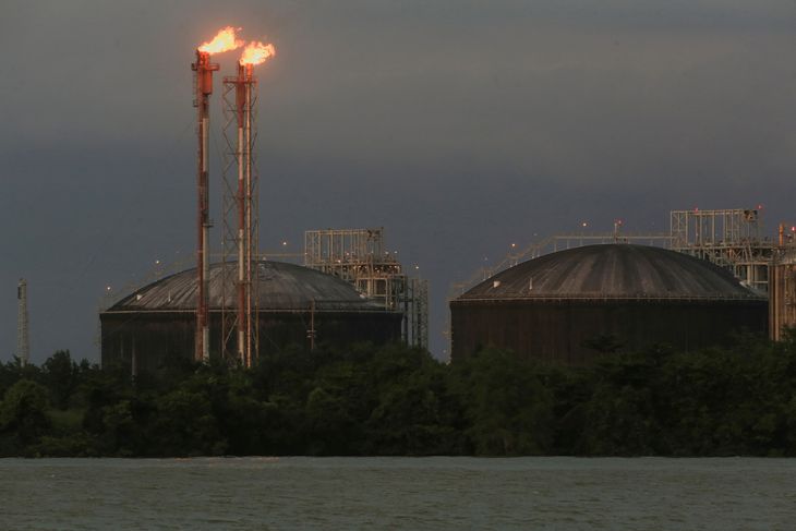 FOTO DE ARCHIVO: Las instalaciones del productor de gas natural licuado Atlantic LNG aparecen en Point Fortin, Trinidad y Tobago. 10 de diciembre de 2022. REUTERS/Andrea De Silva/