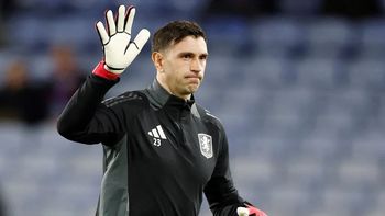 cual es el famoso jugador que mando al psiquiatra al dibu martinez